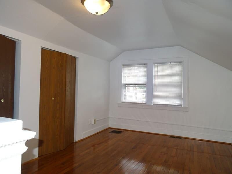 1st image of 111 Oakhill Ave