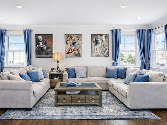4th image of 238 W End Ave #3