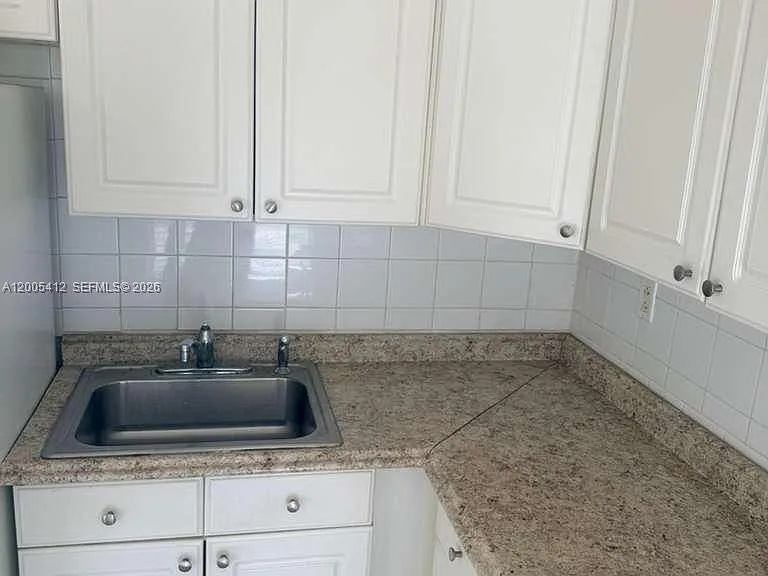 1942 Adams St #1944 — Photo 2