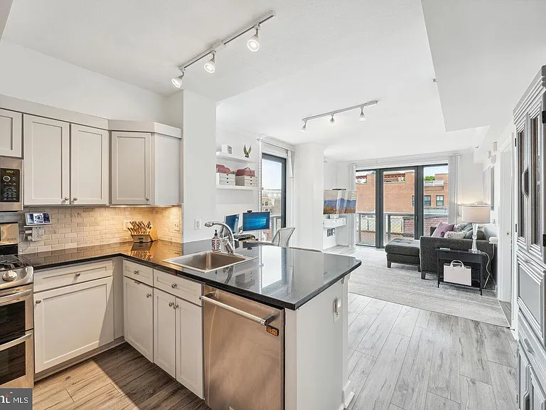 631 D St NW #1235 — Photo 8