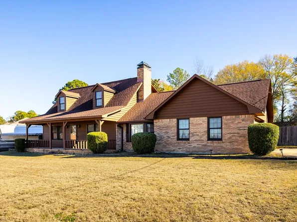 2302 Dobbs Dr, Phenix City, AL 36870