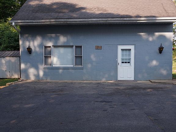 2nd image of 1505 W Jackson St