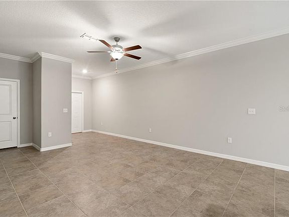 5th image of 9723 Pembrooke Pines Dr
