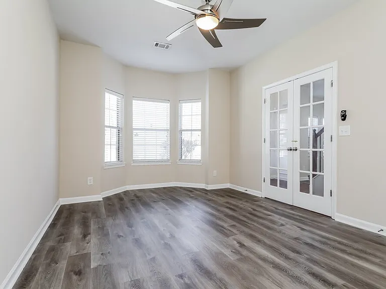 3752 Sunbridge Dr — Photo 14