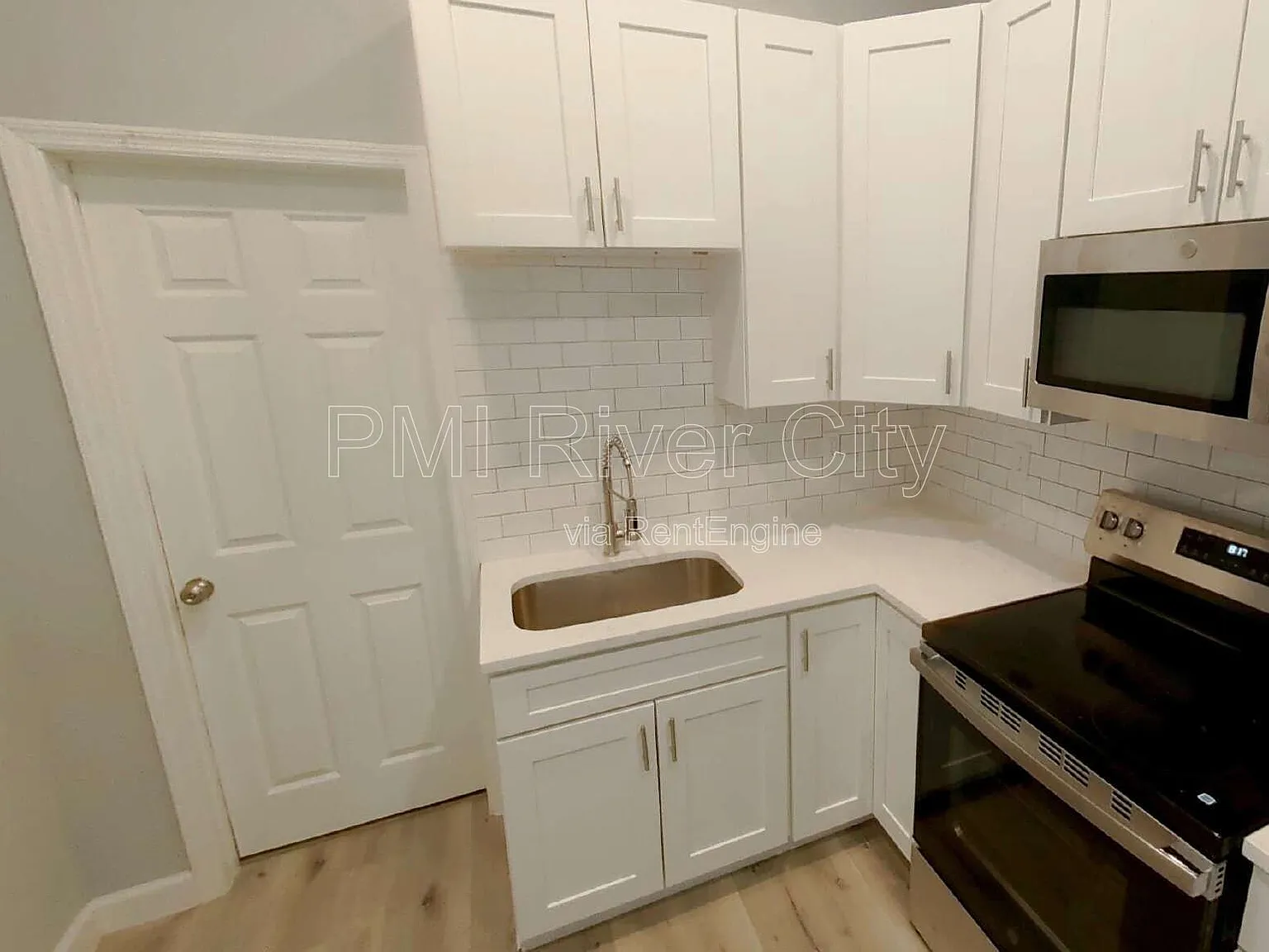 151 W 17th St — Photo 2