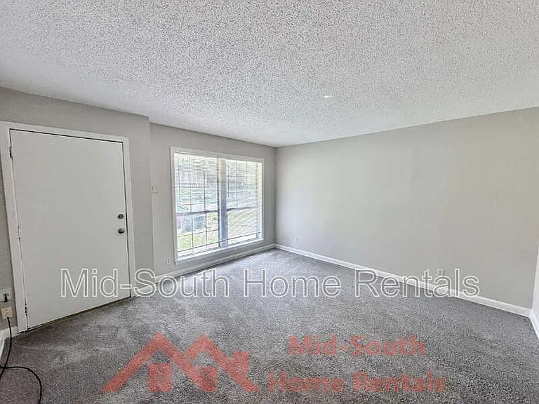 3191 Parham St — Photo 5