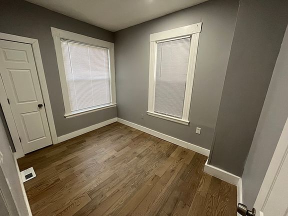 5th image of 365 Howard Ave APT 1R