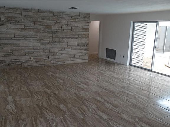 3rd image of 2221 Cypress Gardens Blvd
