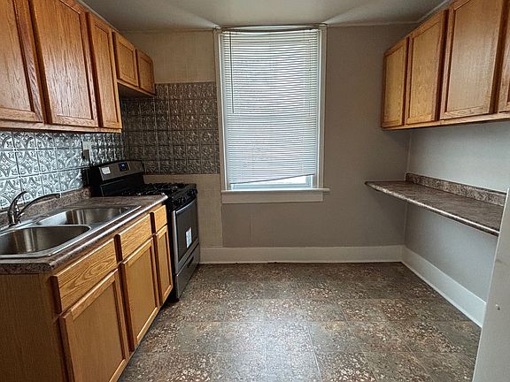 3rd image of 201 W Bradley Ave APT 2