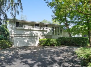 366 Seven Pines Cir, Highland Park, IL 60035