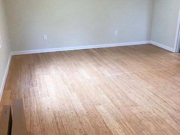 5th image of 17619 Gilmore St