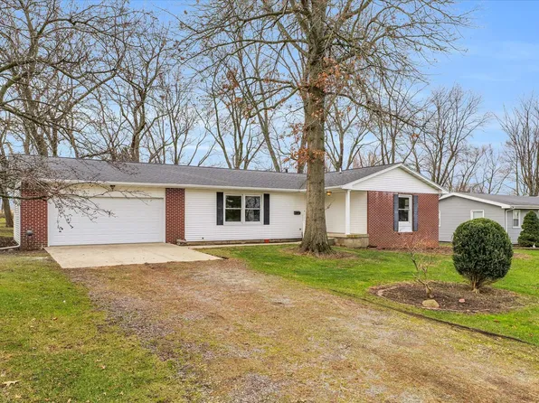 205 W Maple St, Roberts, IL 60962