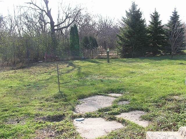 2nd image of 5683 Lovick Rd