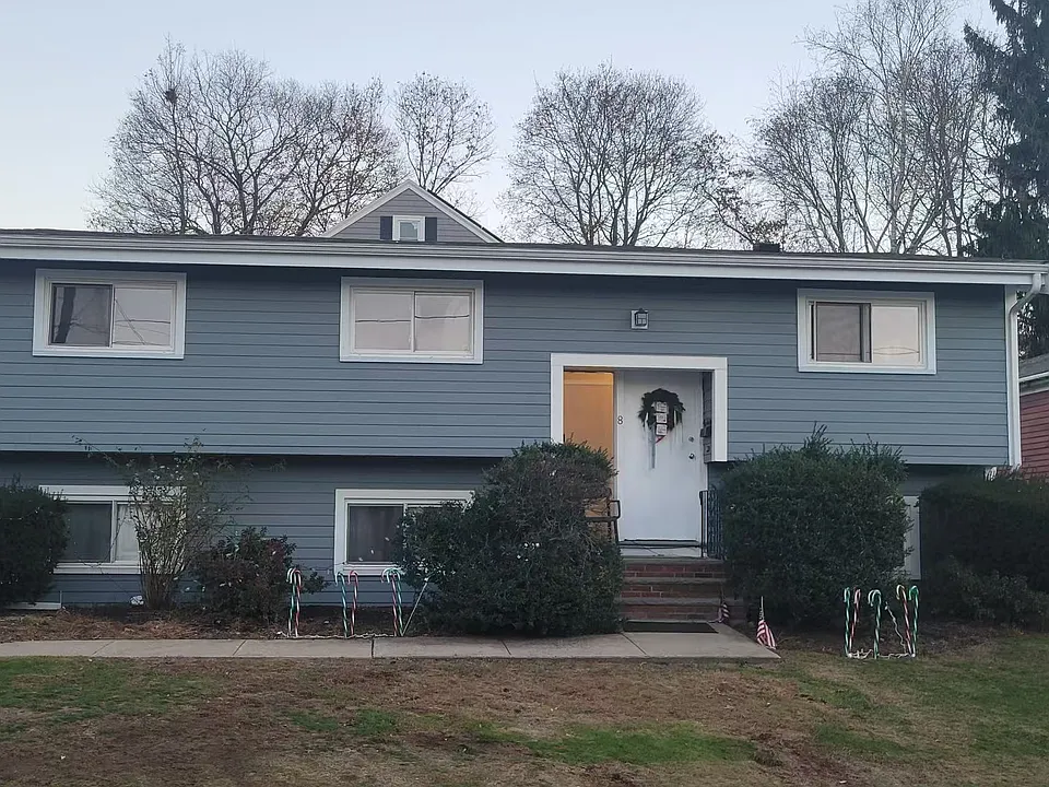 8 Glen Ave #2
