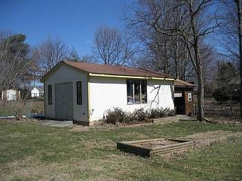2nd image of 106 Forest Park Dr