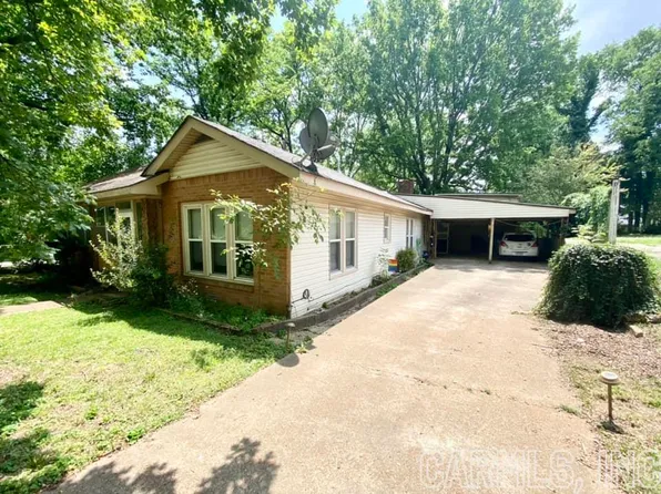 692 Bates St, Batesville, AR 72501
