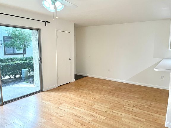 5th image of 18530 Hatteras St Unit 114