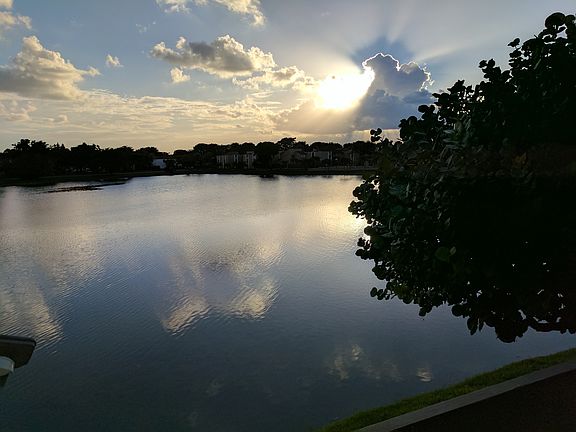 5th image of 10060 NW 9th Street Cir APT 17