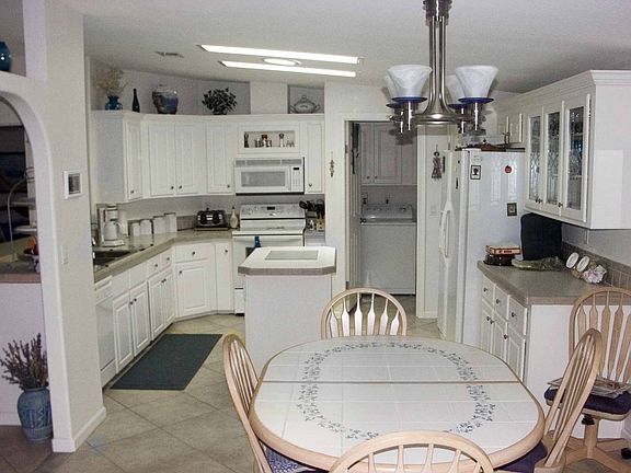 3rd image of 2504 Holmes Dr