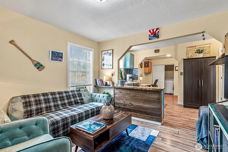 5th image of 268 25th Avenue