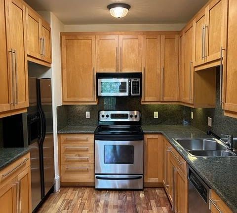 4th image of 107 El Camino Real APT 301