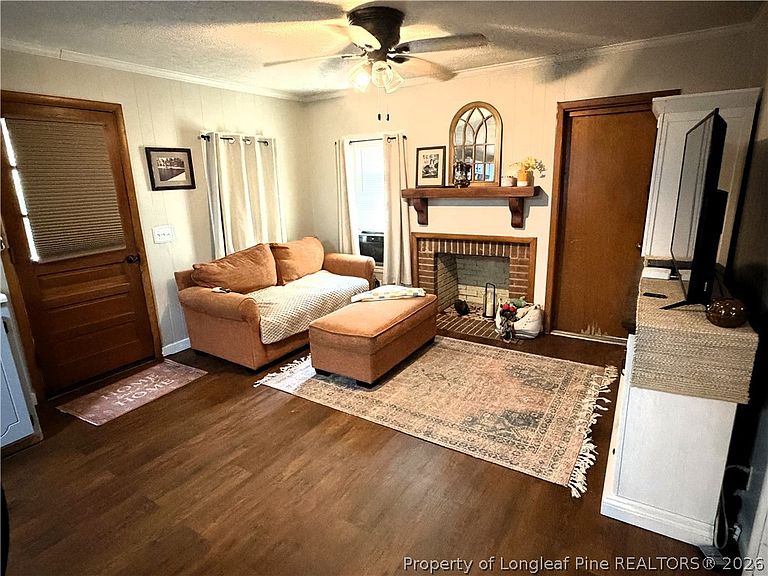Listing photo 4