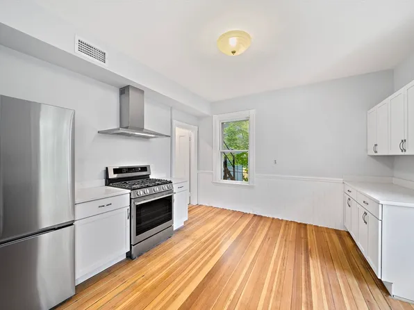 98 Boylston St APT 3, Brookline, MA 02445