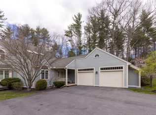 4 Peninsula Dr #4, Stratham, NH 03885