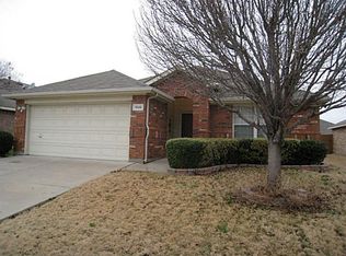 1020 Cedarbrook Cir, Grand Prairie, TX 75052