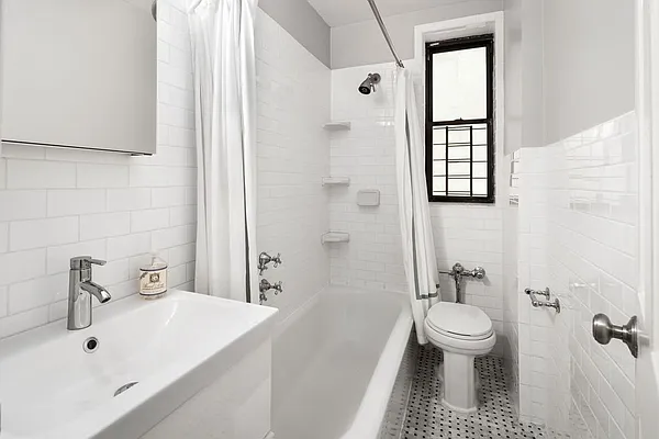 Sold by Compass | media 7