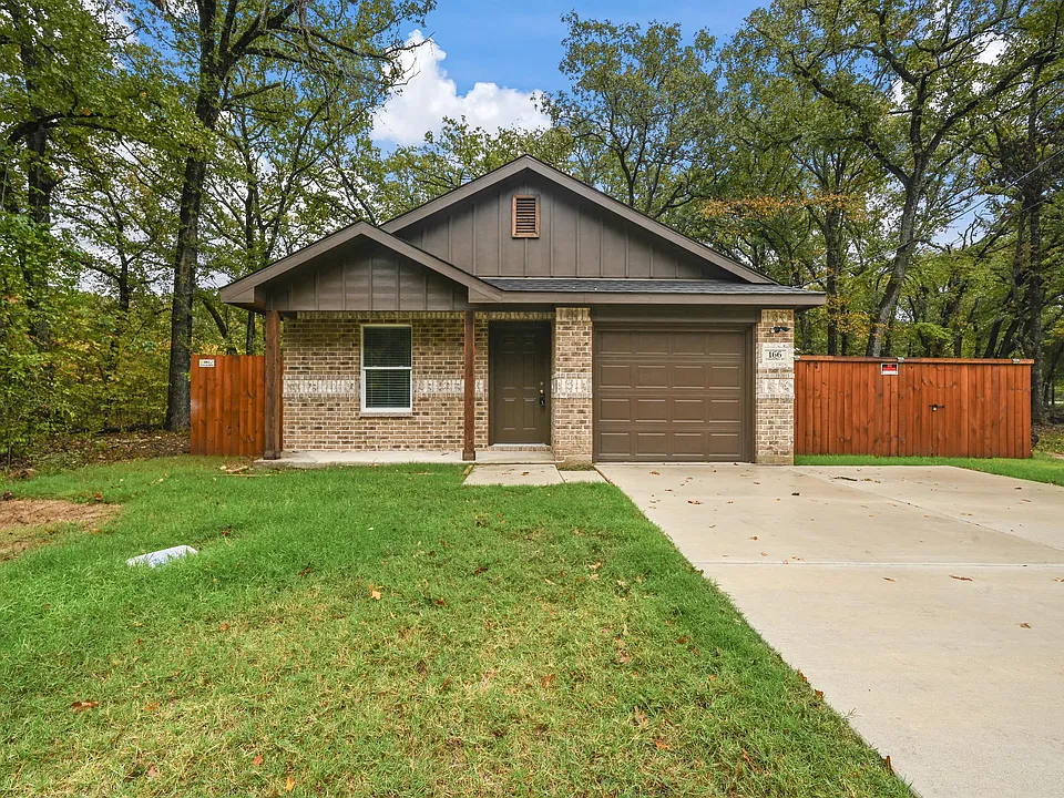 166 Coahoma St