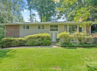6 Willow Rd, Asheville, NC 28804