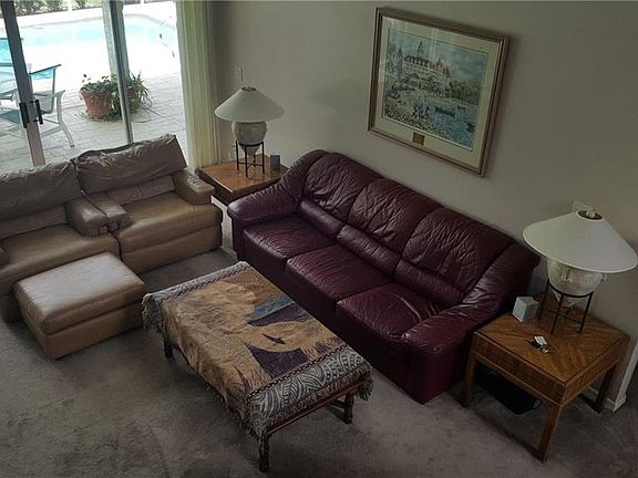 4th image of 685 Melville Ct