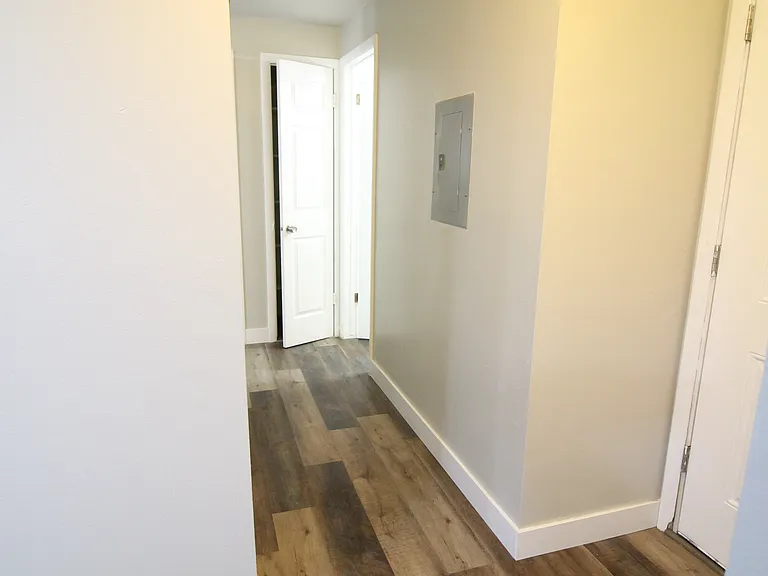 Apartments at 175 Main Street in Farmington — Photo 45