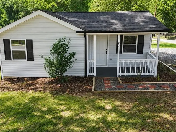 1237 Irving Ave, Eden, NC 27288