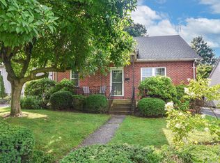 3 Raymond St, Glen Cove, NY 11542