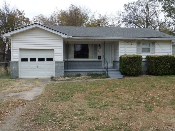 805 SE 4th St, Wagoner, OK 74467