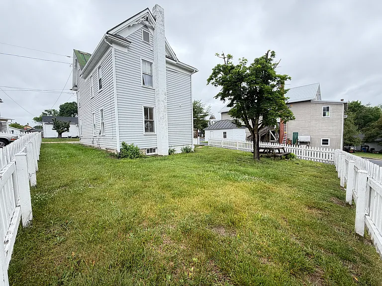 111 Center St #1 — Photo 21