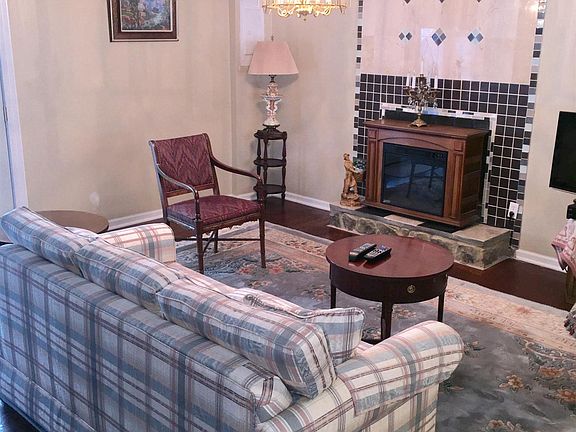 5th image of 211 Seneca Forest Ct