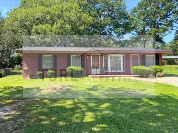 810 S 11th St, Lanett, AL 36863