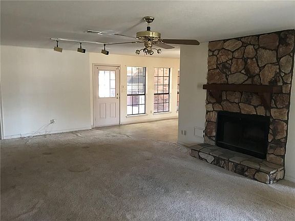 2nd image of 3824 Cypress Ave