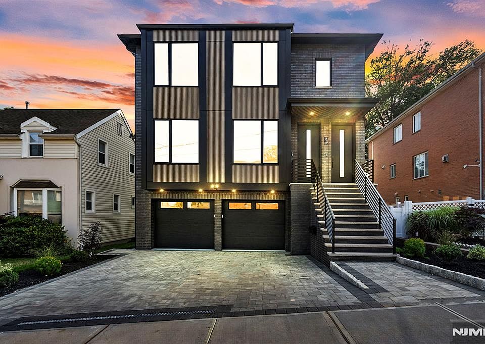 1st image of 122 E Edsall Ave