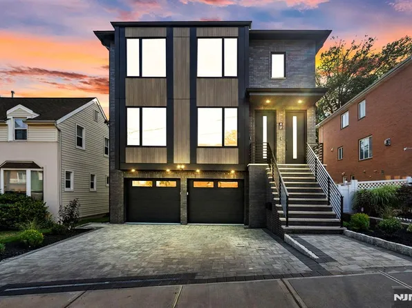 122 E Edsall Ave, Palisades Park, NJ 07650