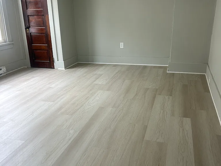 102 W 4th St #1 — Photo 9