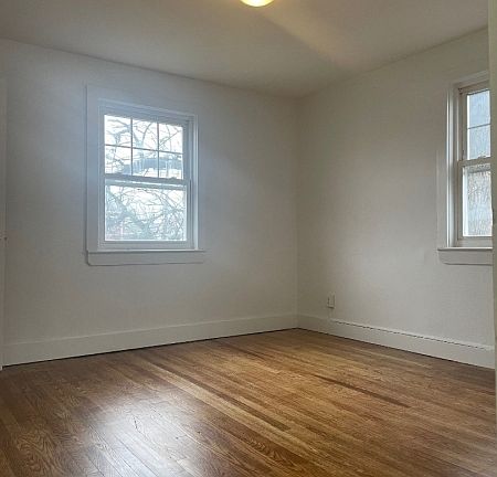 5th image of 1461 Morris Ave #1L