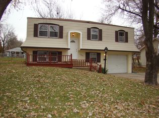 11807 Armitage Dr, Kansas City, MO 64134