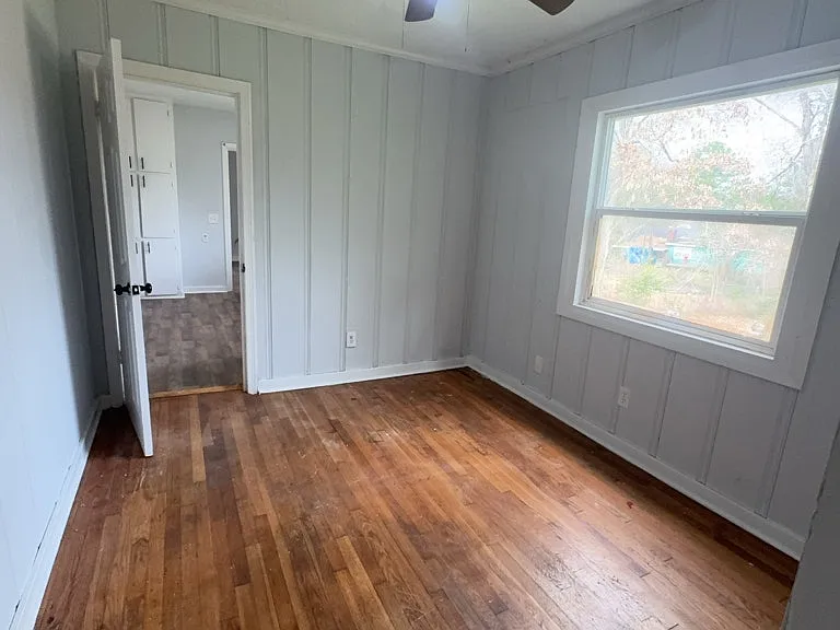 320 Lawrence Rd — Photo 6