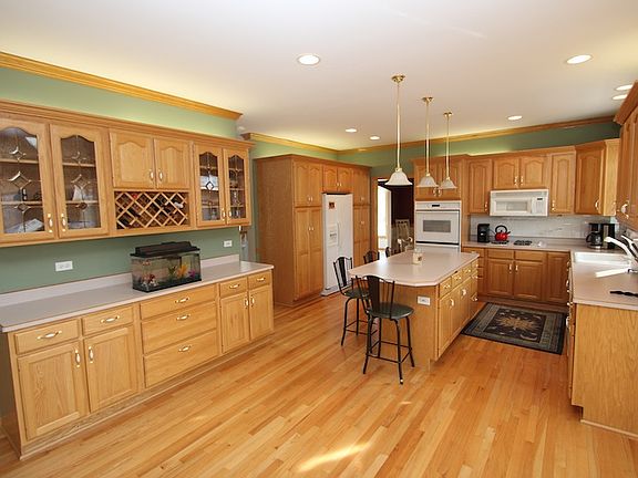 5th image of 2403 New Haven Dr