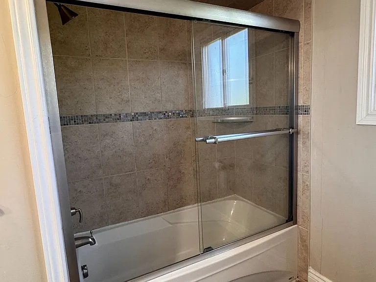 2425 Carlanne Pl #MAIN — Photo 25