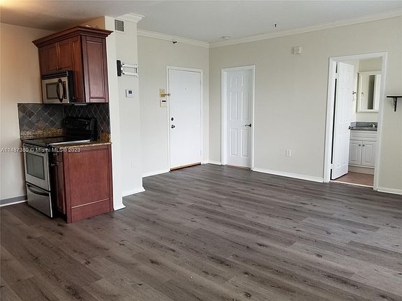 5th image of 1502 Jefferson Ave APT 204
